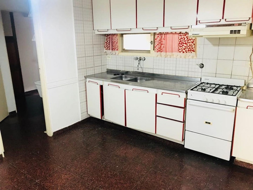2 Dorm, Comodín Y Cochera Incluida Pleno Centro!
