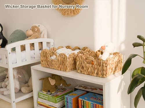 Canasta De Mimbre Con Borde Festoneado Storageworks, Canasta