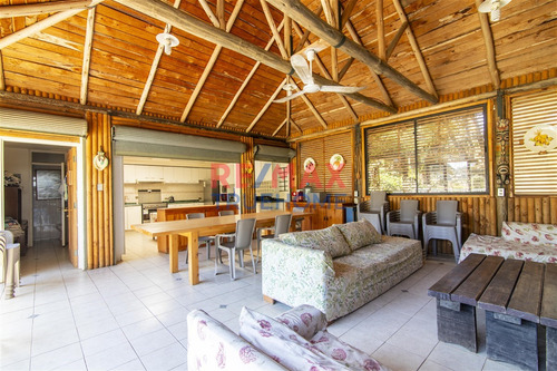 Casa De 333 Mts2 En Sitio De 4.000 Mts2