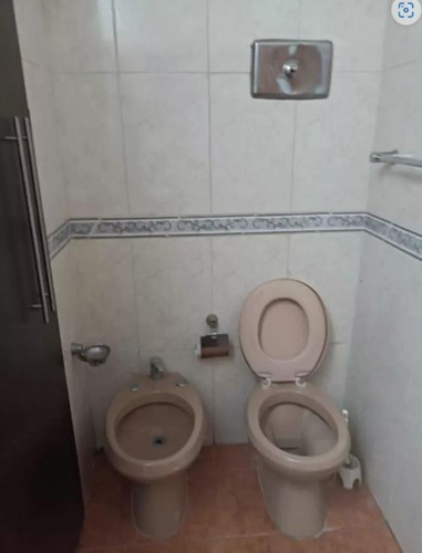 Imagen 9 de 13 de Casa En Brazo Oriental 4 Casas , Único Padrón!!! Gran Oportunidad!!! Cocheras Y Piscina!! Ideal Familias Grandes, Interesados En Construir, Zona Vis, Reciclajes. Etc
