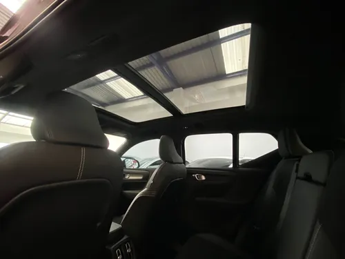 Volvo XC40 B5 Híbrida 2.0cc Turbo (264cv) 4x4 Rin 20”