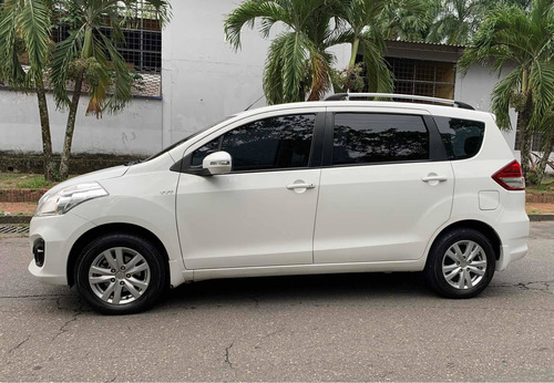 Suzuki Ertiga 1.4 Mecánico 7 Pasajeros