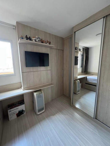 Casa Em Condomínio Com 2 Suítes E Repleta De Planejados