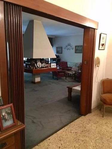 Piso Unico Estación Adrogué 270 M2 Cub + 300 M2 Descubiertos