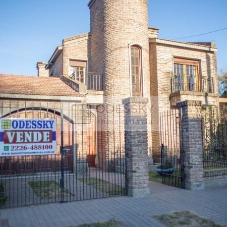 Imagen 11 de 11 de Cañuelas-hermoso Chalet En Venta
