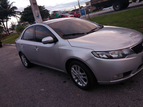 Imagem 4 de 9 de Kia Cerato 2011 1.6 Ex 4p 126 Hp