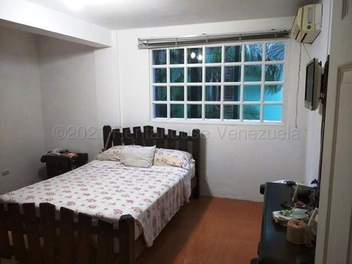 Imagen 25 de 30 de Casa En Venta Castillejo Mls #22-18431 Sonia León 0412-710.58.02