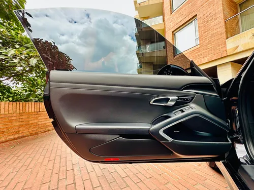Porsche 911 911 Carrera 4 Black Edition