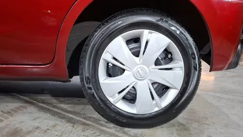Nissan March 1.6 Sense