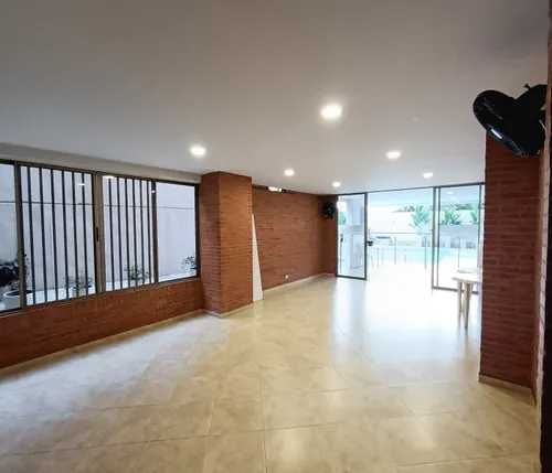 Se Alquila Hermoso Apartamento Duplex En Menga, Quinto Piso Con Ascensor