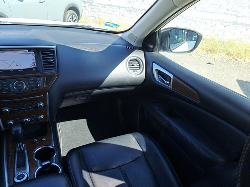 Nissan Pathfinder EXCLUSIVE 4WD