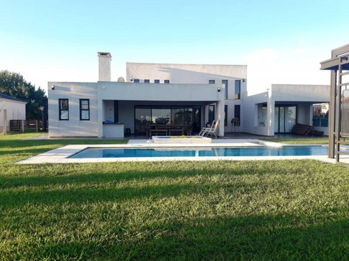 Countries Y Barrios Cerrados Venta Haras Santa María
