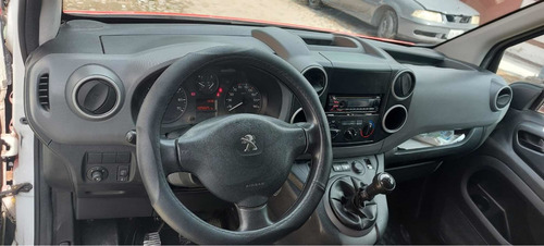 Imagen 14 de 15 de Peugeot Partner 2017 1.6 Hdi 5 Puertas Mt.