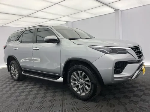 Toyota Fortuner 2.7 SRV