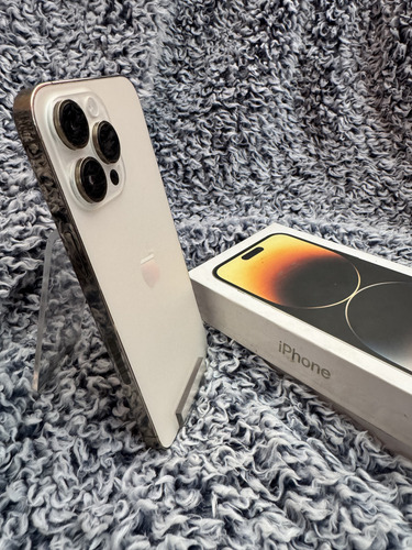Apple iPhone 14 Pro Max (128 Gb) - Color Oro Seminuevo/ Bandeja Para Sim. (Usado)