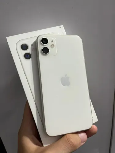 Apple Iphone 11 (64 Gb) Branco - Sem Detalhes -oportunidade