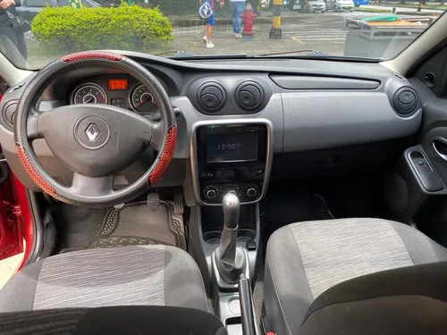 Renault Logan Expression / Modelo 2013