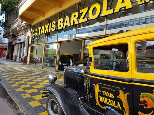 Imagen 3 de 8 de Spin Prisma Suran Voyage Siena Logan Voyage Taxi Licencia