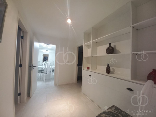 Imagen 10 de 27 de Vende Apartamento De 2 Dormitorios Y Medio En Chiverta, Reciclado Completo. Punta Del Este