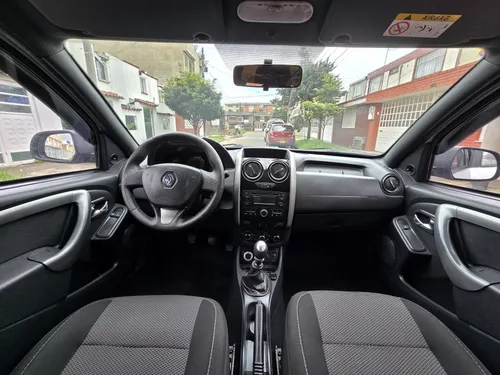 Renault Duster Expressión 2.0 4x4 MT 2017