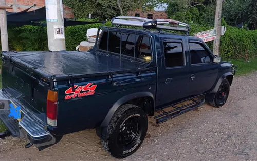 Nissan D21 2400