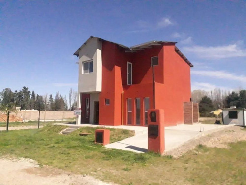 Casa En Venta 6 Ambientes A Estrenar - Plottier, Neuquen