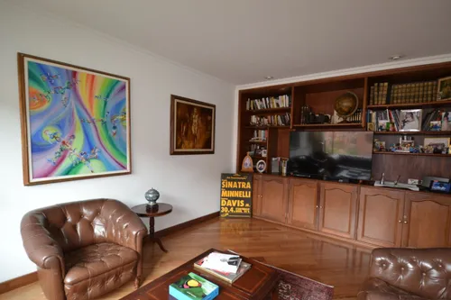 Apartamento En Venta En El Nogal. Cod V12046