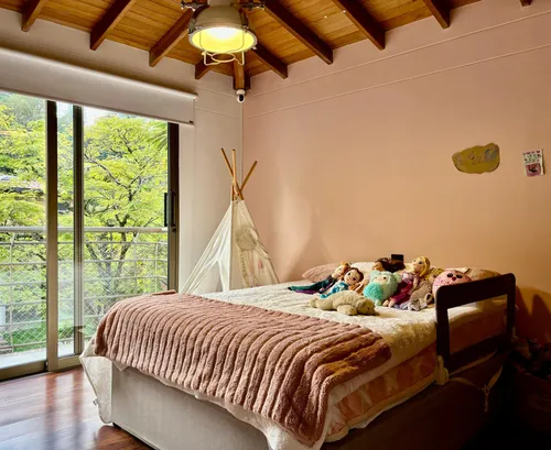 Casa En Venta En Poblado - El Campestre. Cod V4122