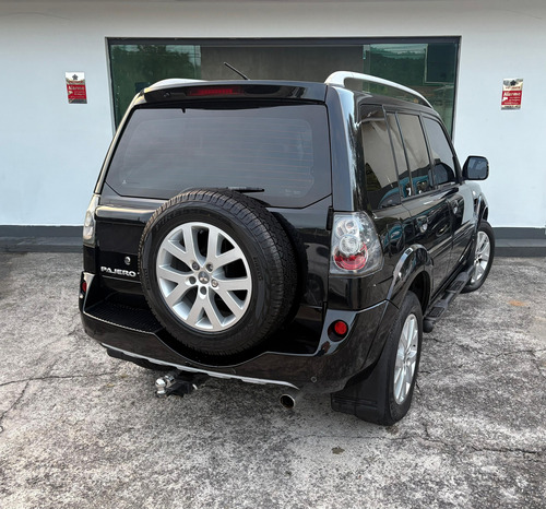 Mitsubishi Pajero TR4 2.0 4x2 Flex Aut. 5p
