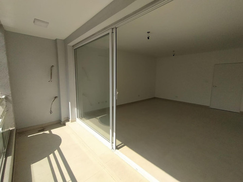 Imagen 3 de 24 de Departamento 4° Piso Al Frente 2 Ambientes - San Fernando -