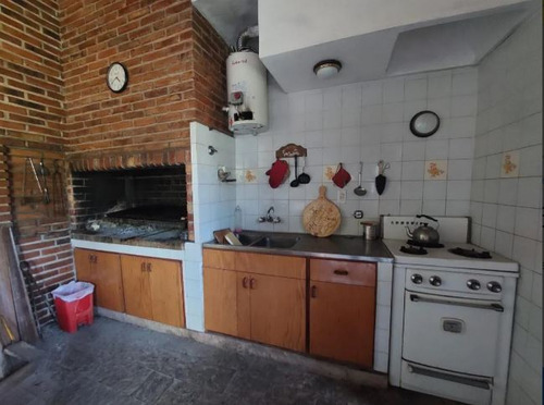 Venta O Permuta Hermoso Chalet En El Centro De San Miguel