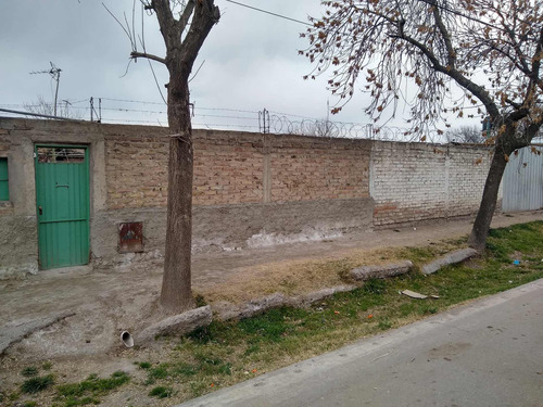Imagen 3 de 6 de Agk Group Inmuebles Vende Terreno Con Tinglado En Centro De Tunuyan