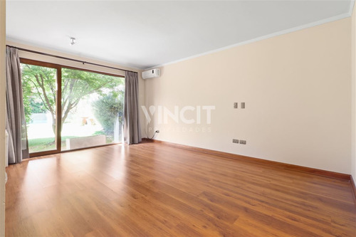Casa Desocupada 3d + Servicio, Quincho Y Piscina