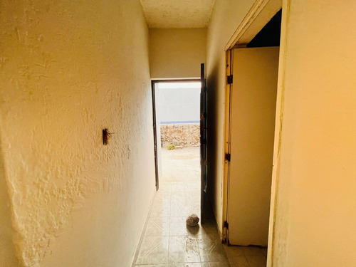 Casa En Venta En Veracruz Con Hab. En P. B. Y Alberca Col. Astilleros