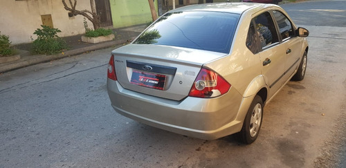 Ford Fiesta Max
