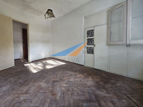 Alquiler Casa De Altos 2 Dormitorios En Malvín! Garage Incluido. Terraza Exclusiva!