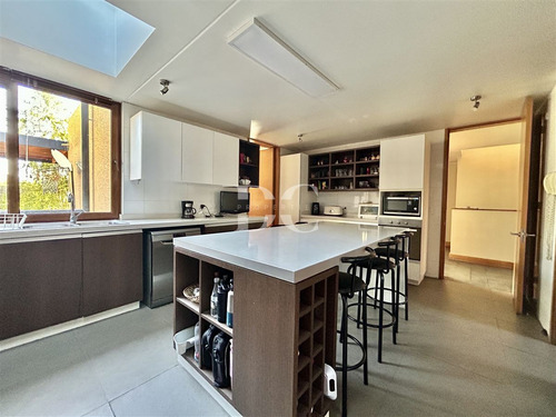 Casa En Venta De 5 Dorm. Piedra Roja Chicureo Colina