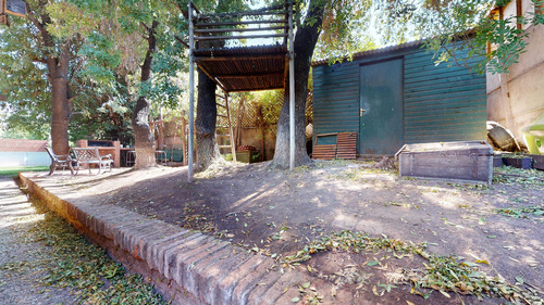 200 M2 Y Piscina (64308)