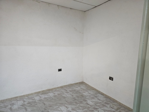 Local En Alquiler Av. Juan B Justo - 177 M2
