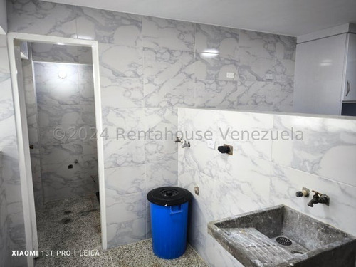 Apartamento En Alquiler En Horizonte 24-27430 Cs