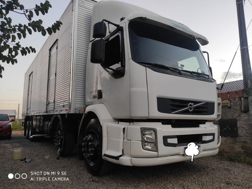 Imagem 1 de 7 de Vm Volvo Bi Truck Bau - Trabalhando Agregado