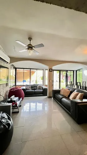 Vende Casa Guaparo. M.c.