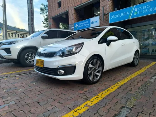 Kia Rio 1.4 4 p Automática
