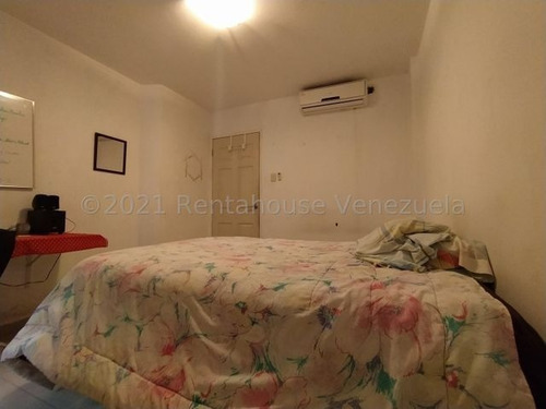 Imagen 6 de 12 de Townhouse En Venta En El Limon 22-13309 Jcm