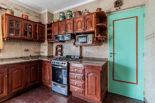 Departamento 3 Amb. Con Mucha Luz Y Dependencia