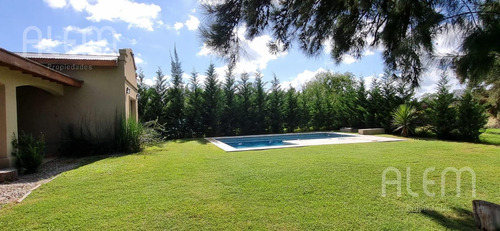 Campo Daromy | Casa En Venta 3 Dormitorios En Pb