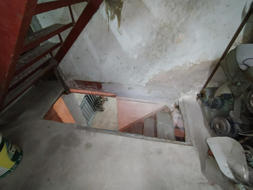Imagen 17 de 30 de Edificio Comercial Con Oficinas Y Depósitos En Lote Propio