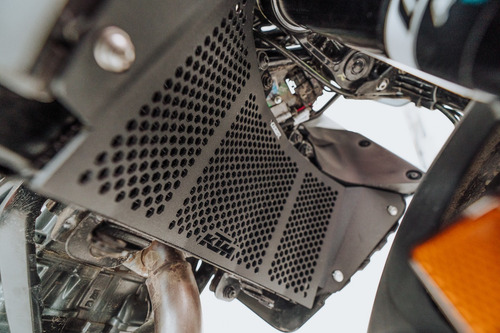 Imagen 6 de 7 de Cubre Radiador Protector Rejilla Ktm 390 Adventure