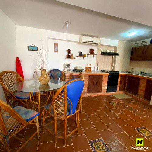 Imagen 6 de 11 de En Venta Town House En Residencias Bahia Tucacas