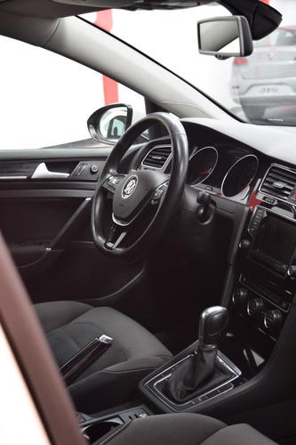 Imagen 8 de 19 de Volkswagen Golf 2015 1.4 Highline Tsi Dsg